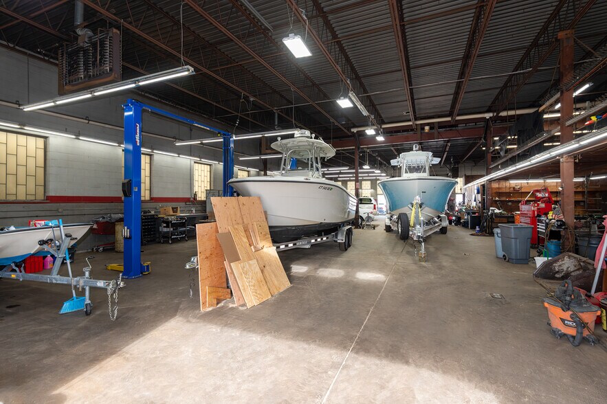 More Photos Of 73-77 Connecticut Blvd, East Hartford Freestanding For Sale