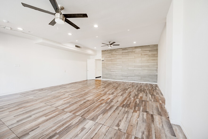 More Photos Of 2185-2189 Pacific Ave, Long Beach Storefront Retail Residential For Lease