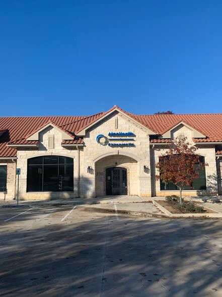 More Photos Of 610 S Watters Rd, Allen Medical For Lease