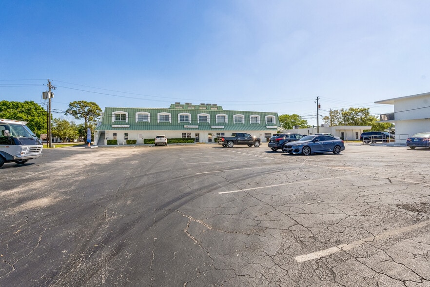 More Photos Of 1615 14th Ave, Vero Beach Medical For Sale