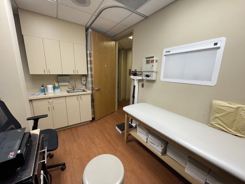 More Photos Of 16 Pocono Rd, Denville Medical For Lease