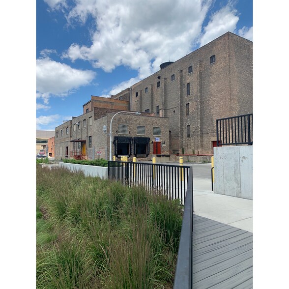 More Photos Of 1410-1440 N Kingsbury St, Chicago Manufacturing For Lease