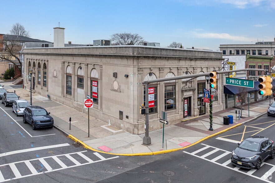 Primary Photo Of 201 N Wood Ave, Linden Bank For Lease