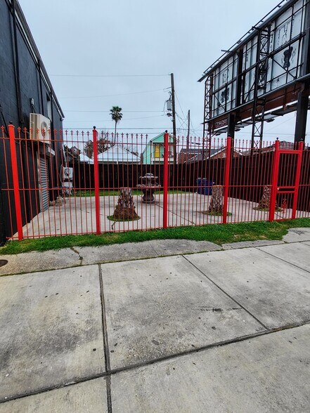 More Photos Of 3811-3813 Tulane Ave, New Orleans Storefront Retail Residential For Lease