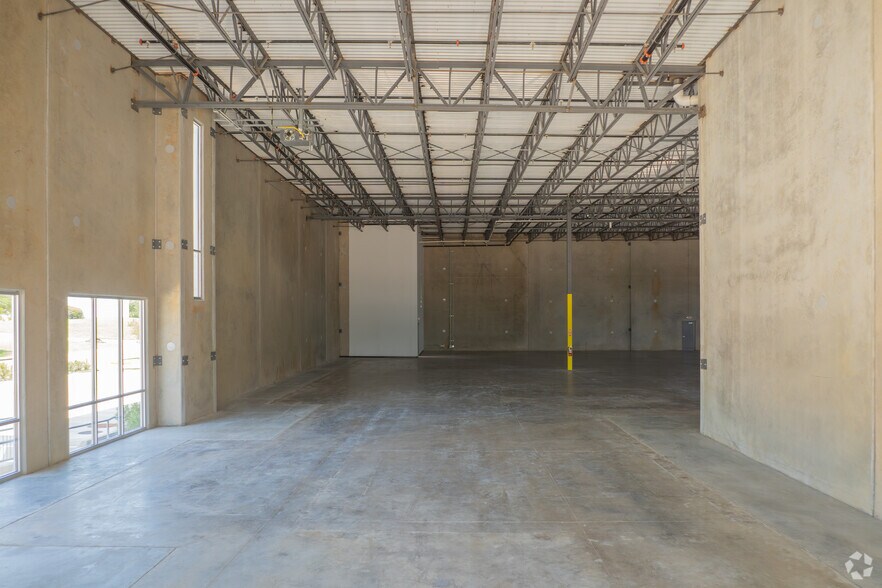 More Photos Of 2250 114th St, Grand Prairie Distribution For Sale