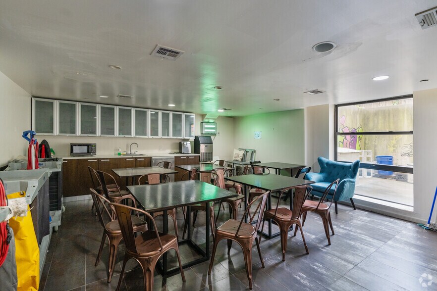 More Photos Of 611 Degraw St, Brooklyn Hotel For Sale