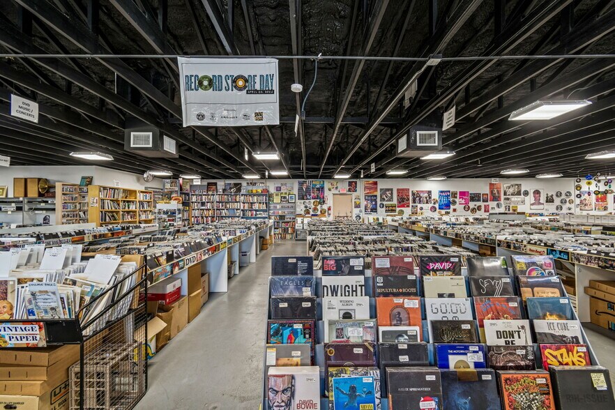 More Photos Of 8625 66th St N, Pinellas Park Storefront Retail Office For Sale