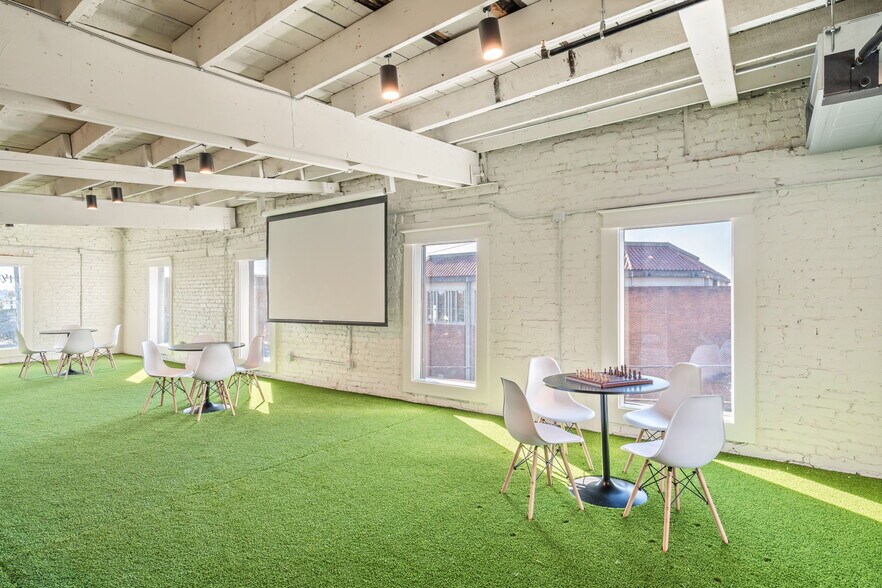 More Photos Of 828 N Broadway St, Knoxville Coworking Space