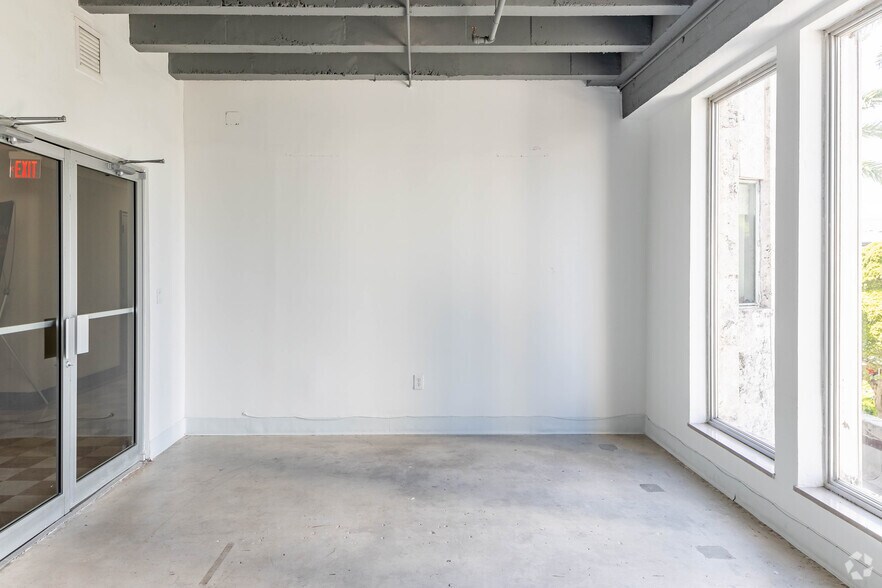 More Photos Of 420 Lincoln Rd, Miami Beach Loft Creative Space For Lease