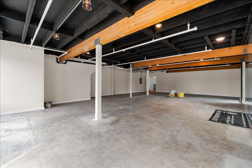 More Photos Of 117 East St, Hutto Loft Creative Space For Sale
