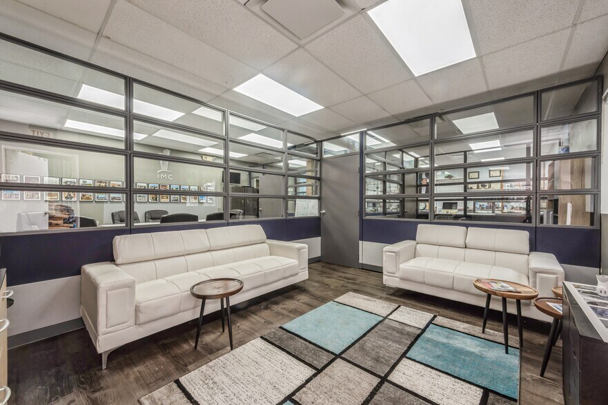 More Photos Of 193 W Hills Rd, Huntington Station Loft Creative Space For Sale