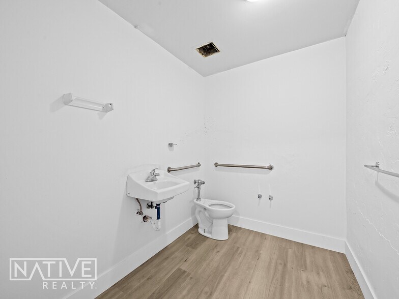 More Photos Of 821 N Federal Hwy, Fort Lauderdale Storefront Retail Residential For Lease
