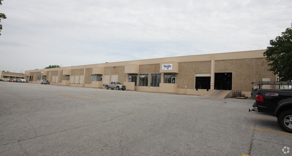 More Photos Of 3401-3411 Avenue D, Arlington Warehouse For Lease