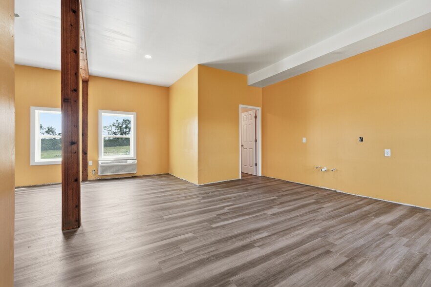 More Photos Of 10907 E 87th St, Raytown Multifamily For Sale