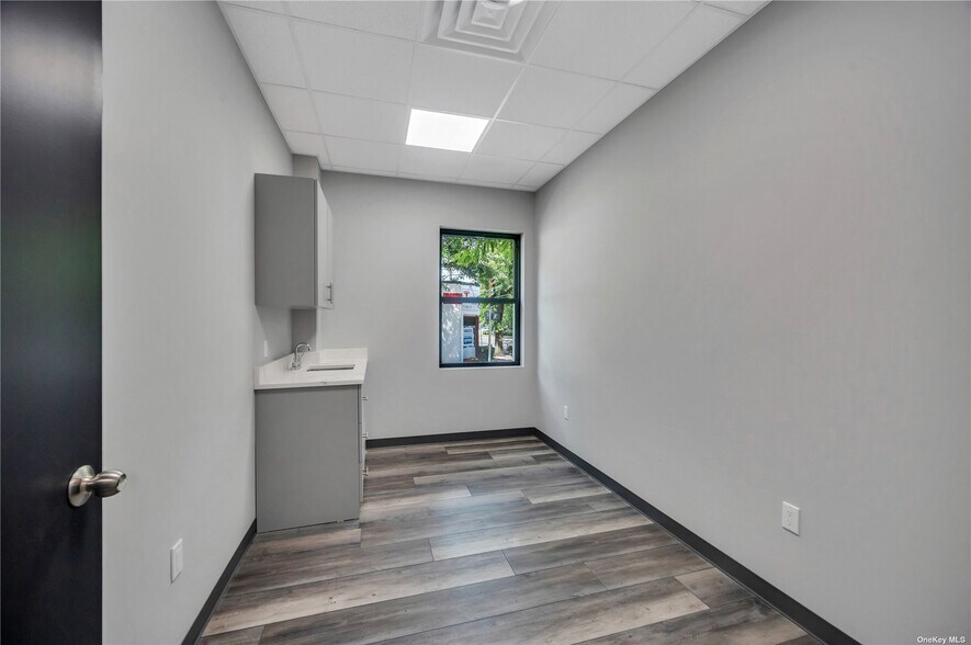 More Photos Of 241 E Shore Rd, Great Neck Office For Lease