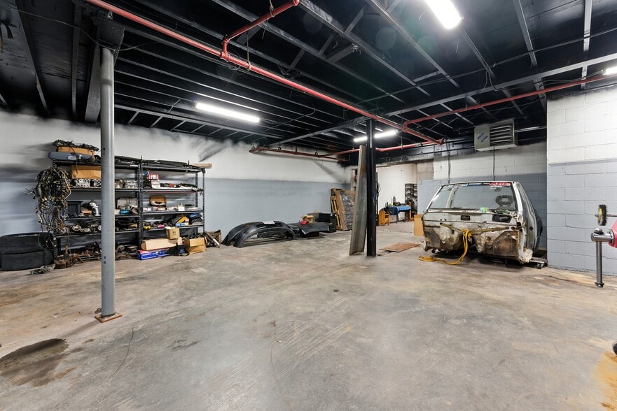 More Photos Of 178 New Bridge St, West Springfield Warehouse For Sale