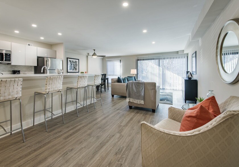 More Photos Of 1001-1003 Easton Rd, Willow Grove Apartments For Lease