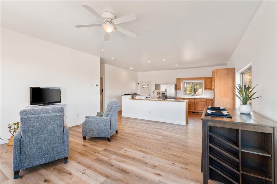 More Photos Of 4400 Granite Gardens Dr, Prescott Flex For Sale