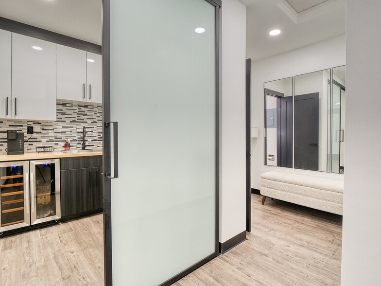 More Photos Of 10850 Pearl Rd, Strongsville Office For Sale