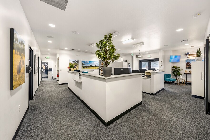 More Photos Of 296 S Pacific Hwy, Talent Medical For Sale