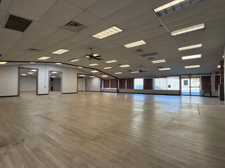 More Photos Of 139 New Hope Rd, Lawrenceville Warehouse For Sale