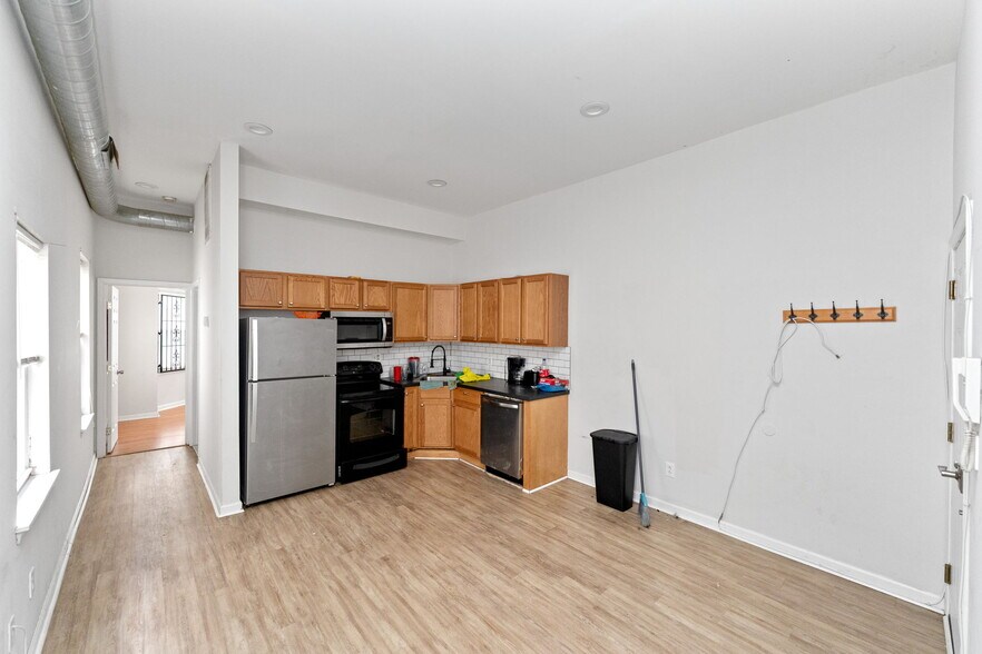 More Photos Of 1305 N 15th St, Philadelphia Apartments For Sale