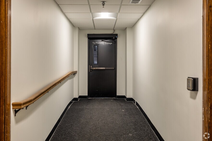 More Photos Of 319 S 17th St, Omaha Office For Lease