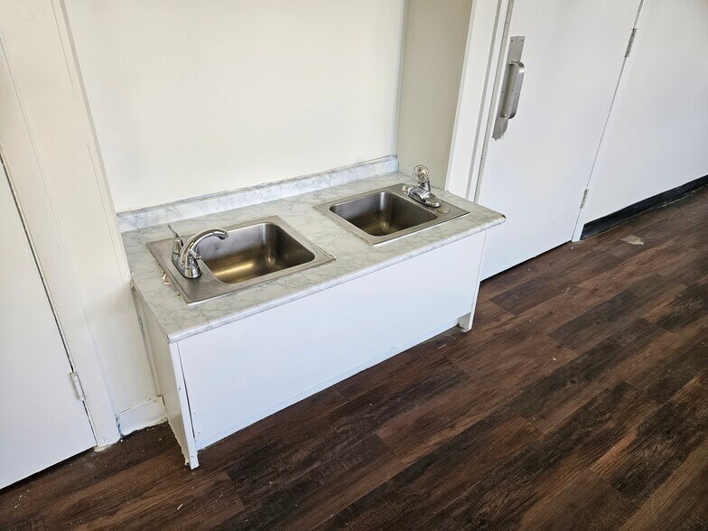 More Photos Of 14900 Cloverdale Rd, Dale City Daycare Center For Sale