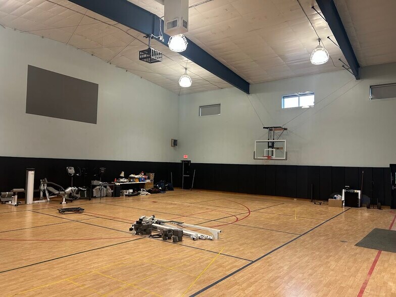 More Photos Of 3 West Ave, Le Roy General Retail For Lease