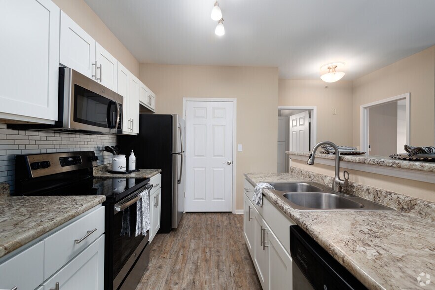 More Photos Of 141 E Madison Ave, Kirkwood Apartments For Lease