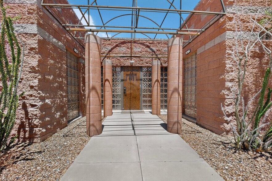 More Photos Of 6311 Montano Rd, Albuquerque Medical For Sale