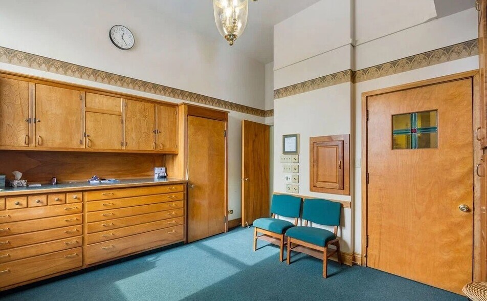 More Photos Of 2499 Independence Ave, Niagara Falls Religious Facility For Sale