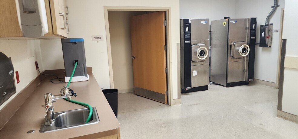 More Photos Of 975 Town Center Dr, Orange City Office For Sale