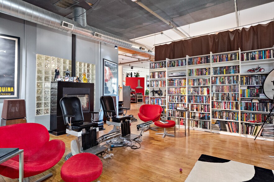 More Photos Of 2007-2009 Locust St, Saint Louis Storefront Retail Residential For Lease