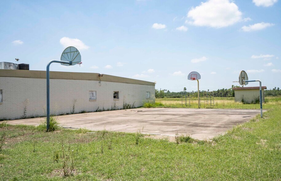 More Photos Of 1214 S Bridge Ave, Weslaco Schools For Sale