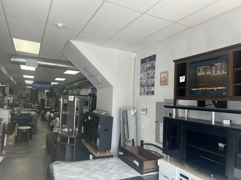 More Photos Of 44-54 Broad St, Elizabeth Storefront For Lease