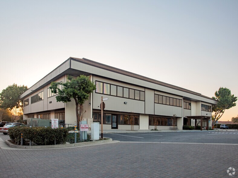 More Photos Of 10430 De Anza Blvd, Cupertino Medical For Lease
