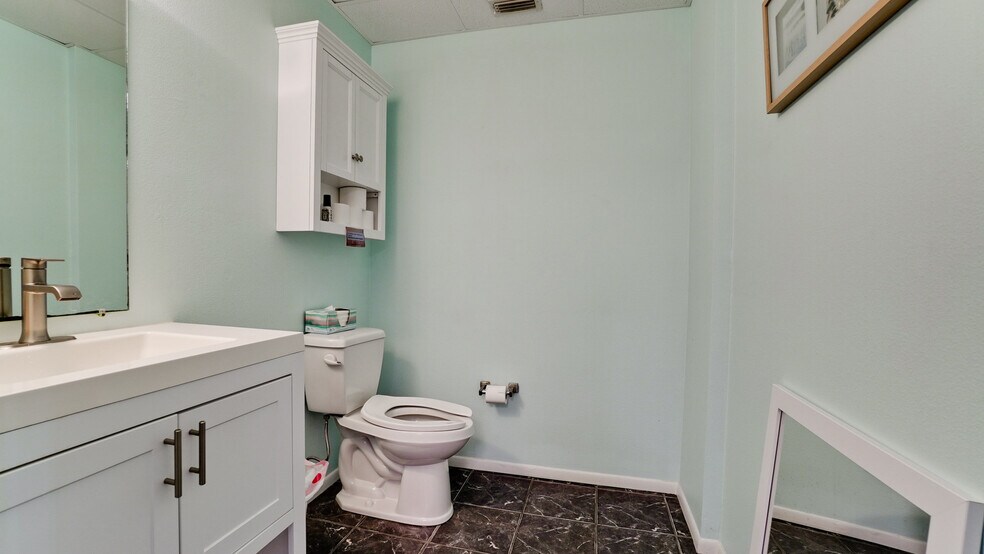 More Photos Of 2117-2125 47th st, Sarasota Warehouse For Sale