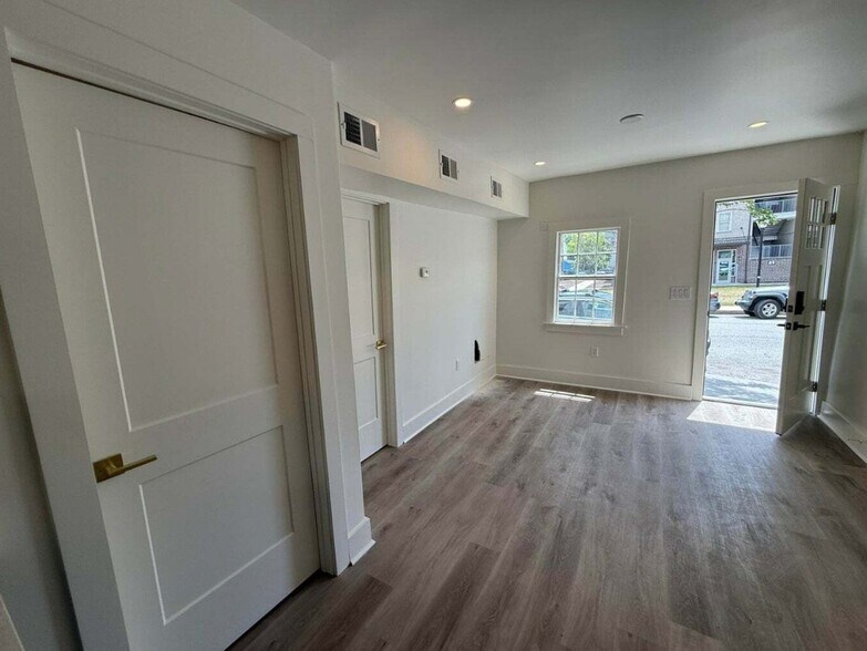 More Photos Of 68 Lee St, Charleston Apartments For Sale