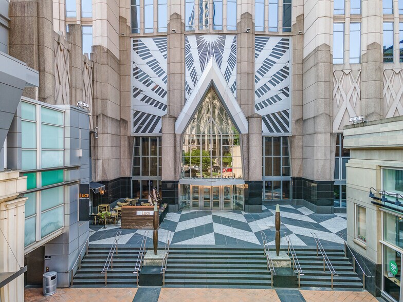 More Photos Of 214 N Tryon St, Charlotte Office For Lease