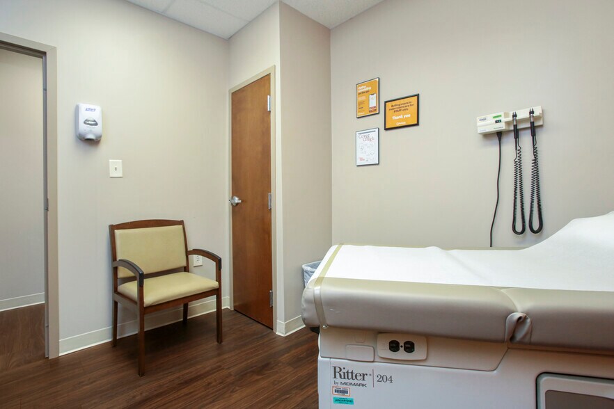 More Photos Of 12 Sammy McGhee Blvd, Jasper Office For Sale