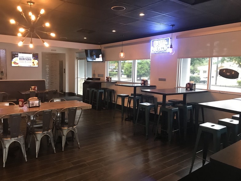 More Photos Of 8841 Commodity Cir, Orlando Fast Food For Lease