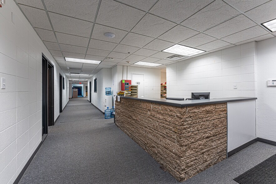 More Photos Of 1900 NE 36th St, Oklahoma City Office For Sale