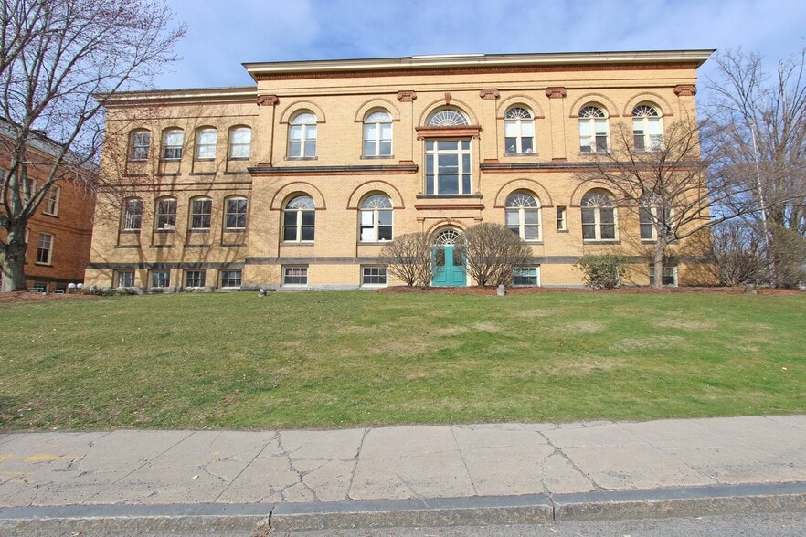 More Photos Of 17 New South St, Northampton Office For Sale