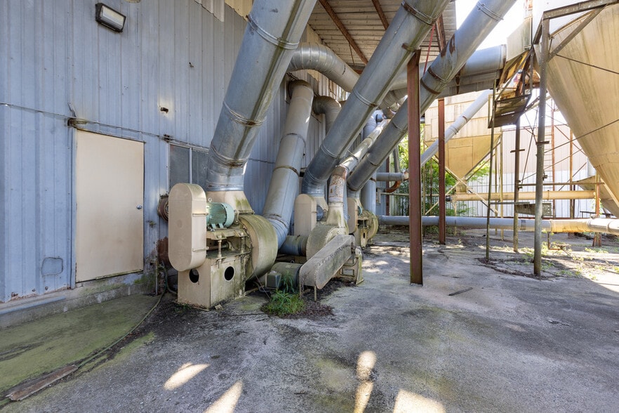 More Photos Of 68 First st, Hawkinsville Warehouse For Sale