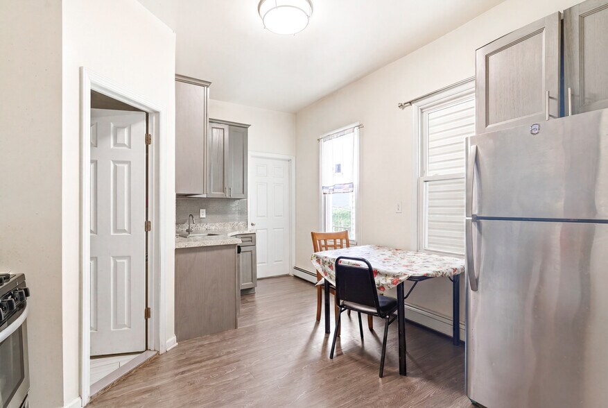 More Photos Of 237 Astor St, Newark Apartments For Sale