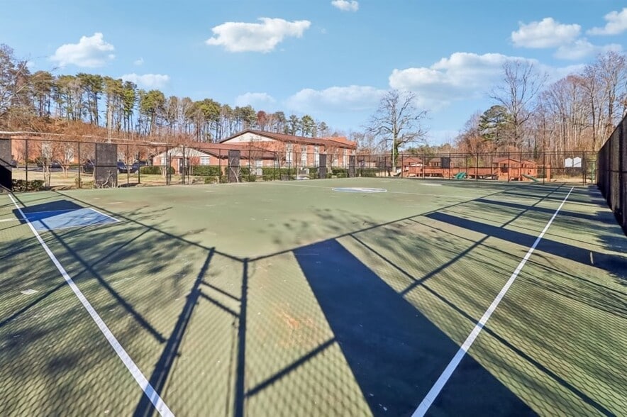 More Photos Of 1 Lakeside Rd, Greenville Apartments For Sale