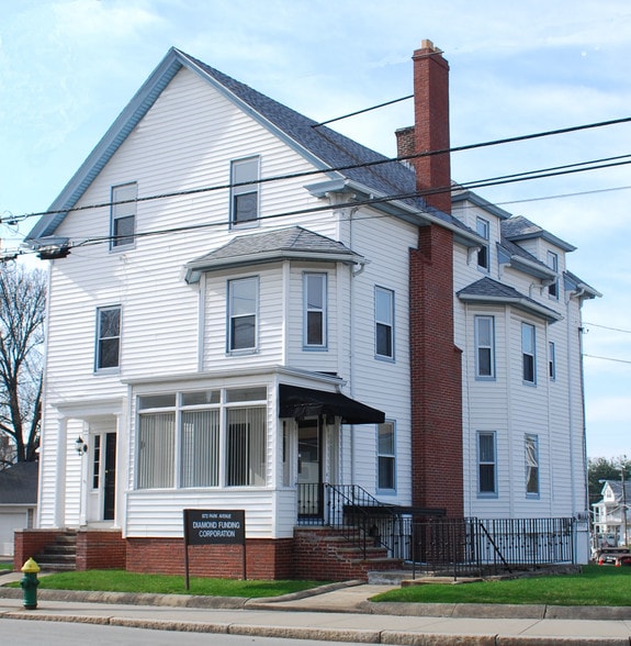 More Photos Of 872 Park Ave, Cranston Office Residential For Lease