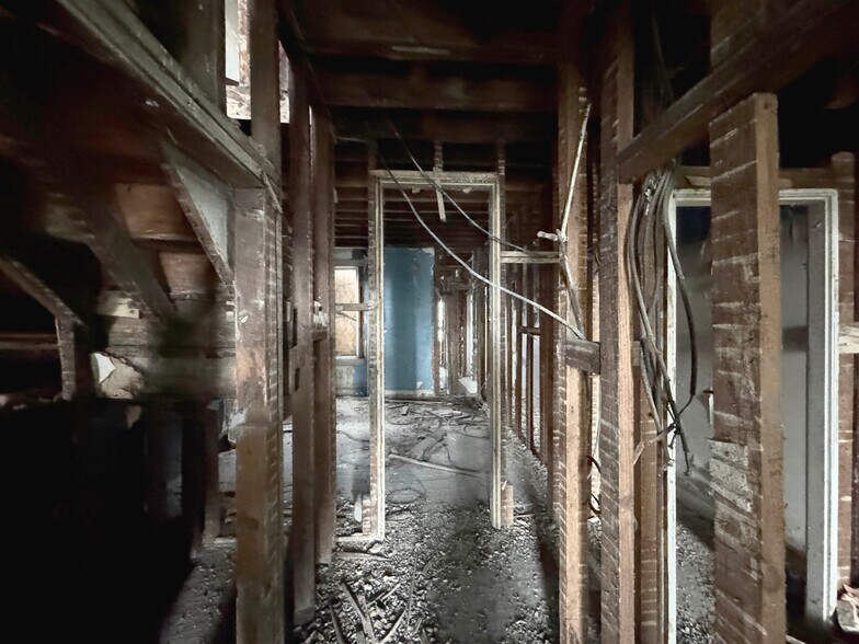 More Photos Of 443-447 E 25th St, Baltimore Storefront Retail Residential For Sale