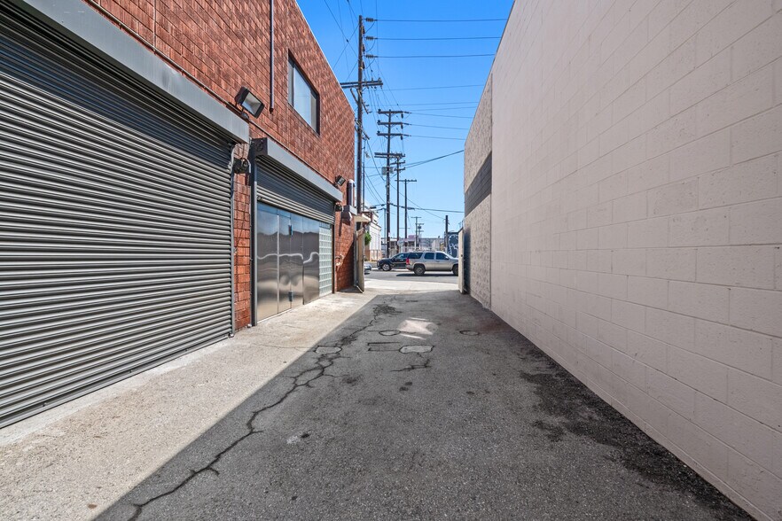 More Photos Of 1509 Mateo St, Los Angeles Office Residential For Sale